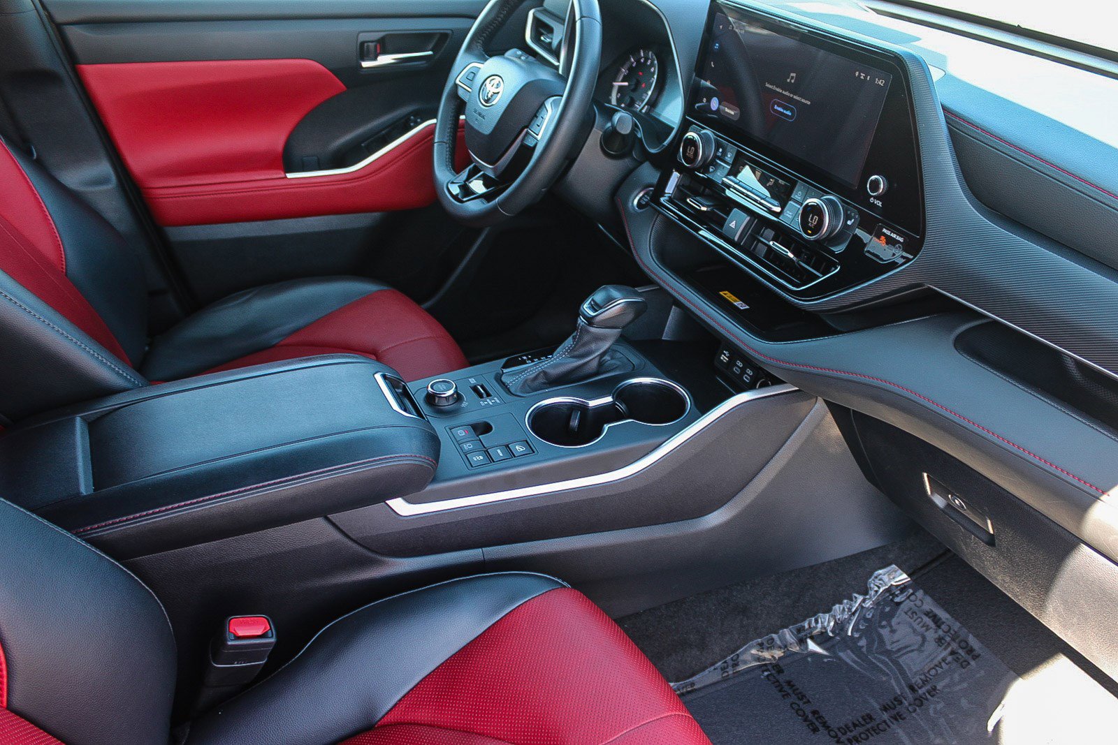 Certified 2024 Toyota Highlander XSE image 17