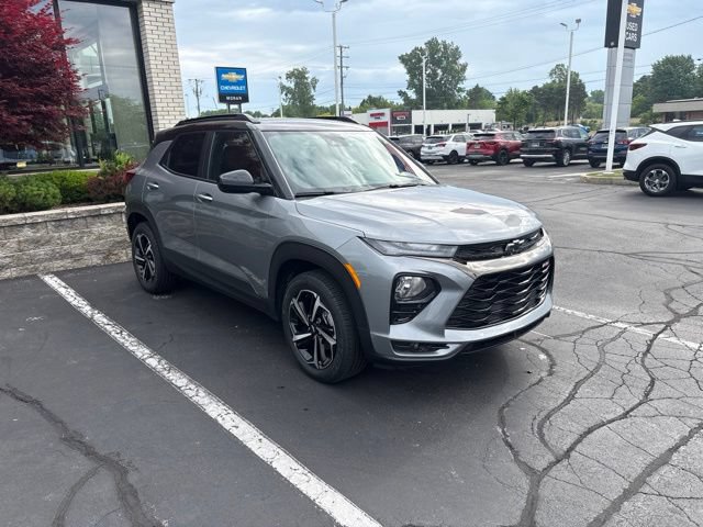 Used 2023 Chevrolet TrailBlazer RS w/ Sun and Liftgate Package AWD/4WD image 5