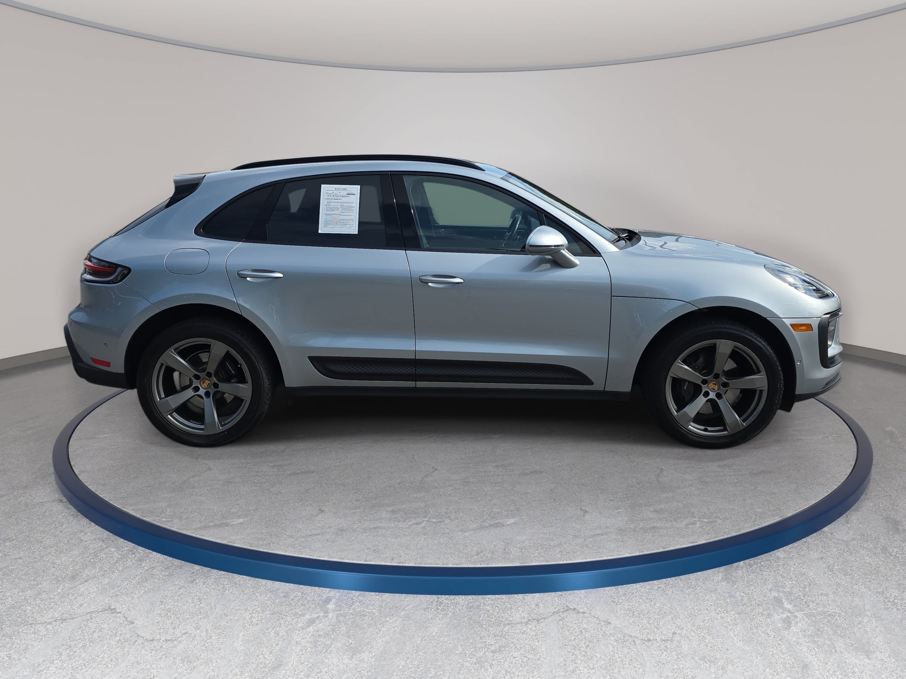 Used 2022 Porsche Macan AWD/4WD image 4