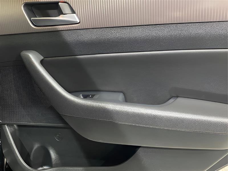 Used 2018 Hyundai Sonata Limited image 13