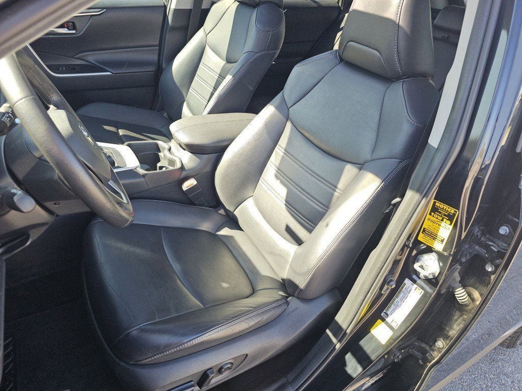 Used 2019 Toyota RAV4 XLE Premium w/ Advanced Technology Package image 6