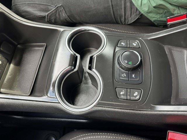 Used 2022 GMC Terrain SLE w/ Driver Convenience Package FWD image 35