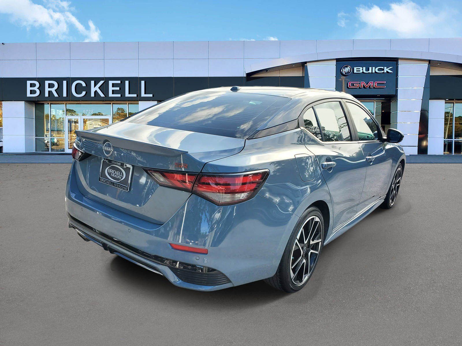 Used 2024 Nissan Sentra SR FWD image 3