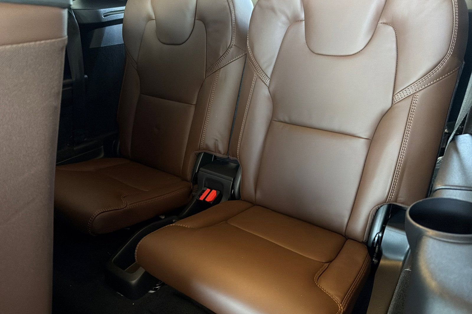 Used 2025 Volvo XC90 B6 Ultra w/ Lounge Package AWD/4WD image 16