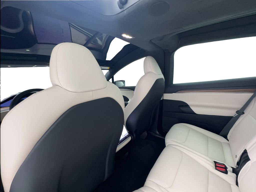 Used 2025 Tesla Model X AWD/4WD image 27