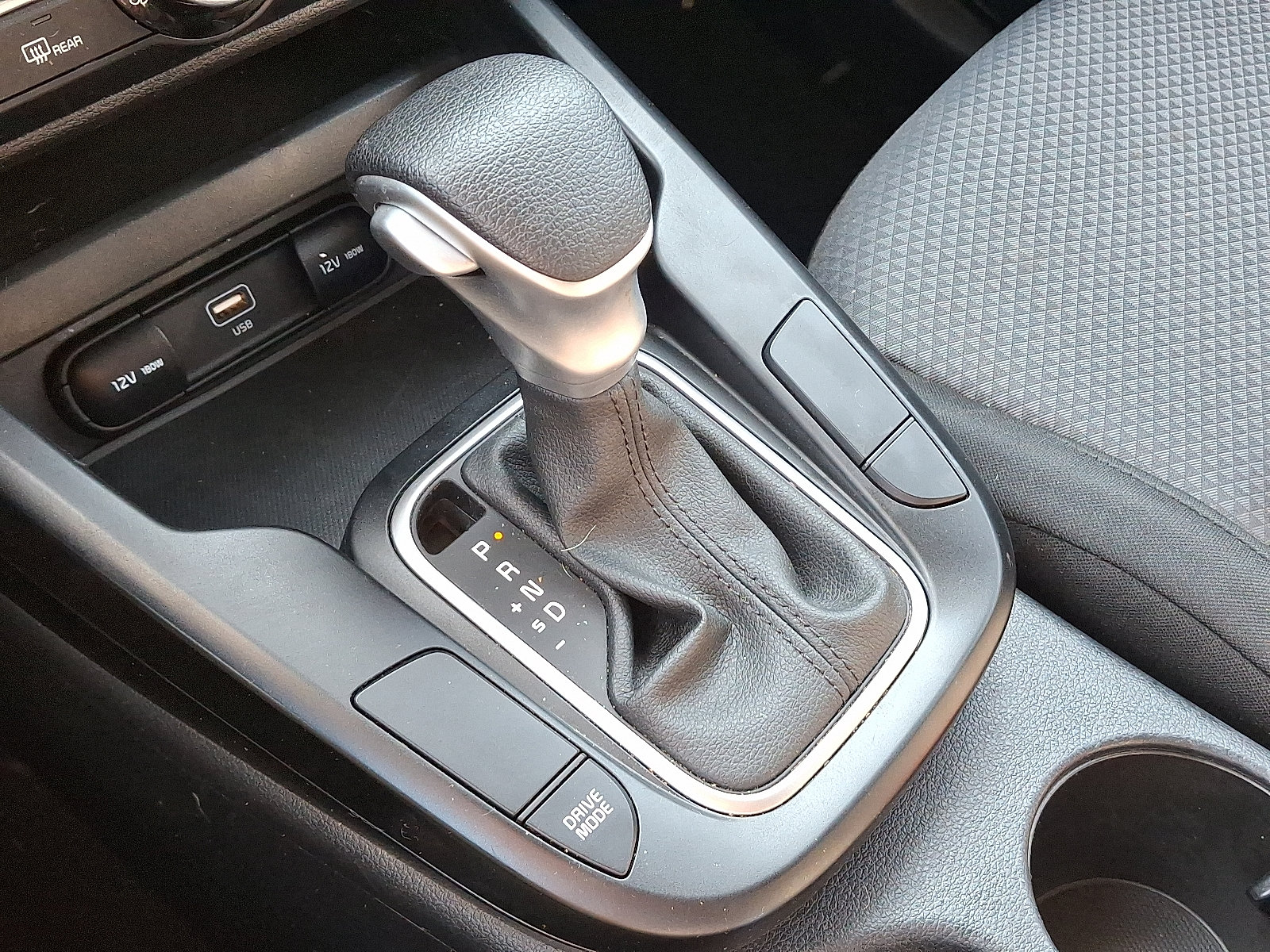 Used 2025 Kia Soul LX w/ LX Technology Package FWD image 14