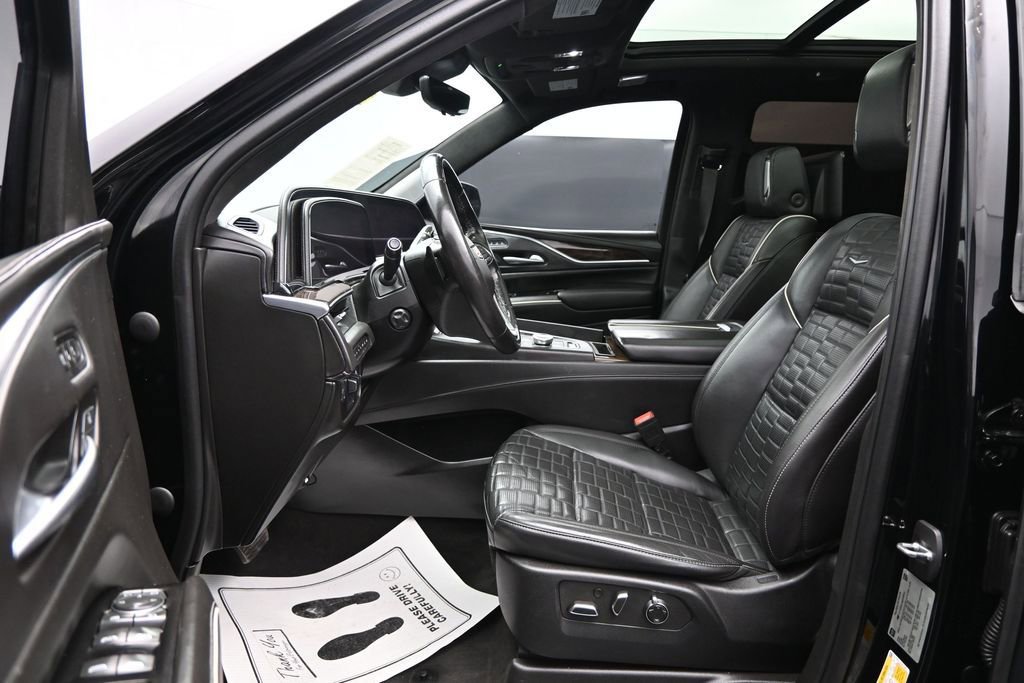Used 2022 Cadillac Escalade ESV Sport Platinum w/ Heavy-Duty Trailer Package AWD/4WD image 9