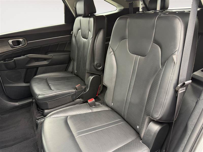 Used 2024 Kia Sorento SX AWD/4WD image 15