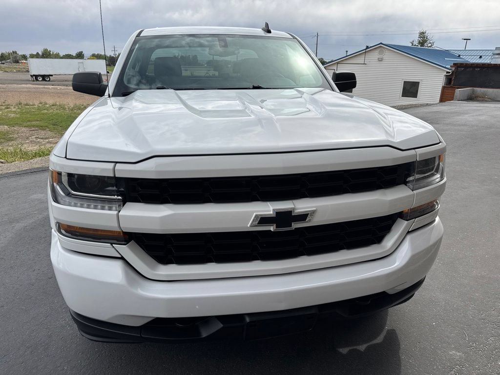 Used 2019 Chevrolet Silverado 1500 Custom w/ Custom Convenience Package AWD/4WD image 3