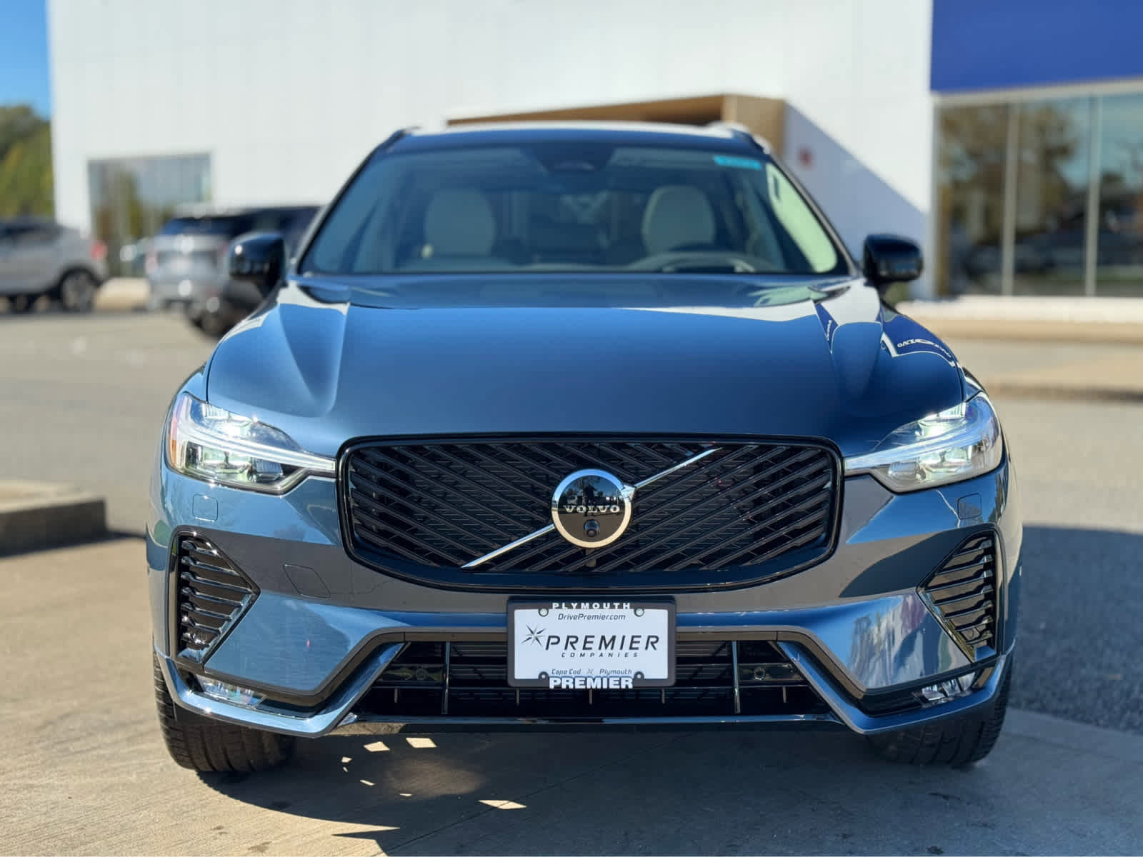 New 2026 Volvo XC60 B5 Ultra w/ Protection Package Premier image 3