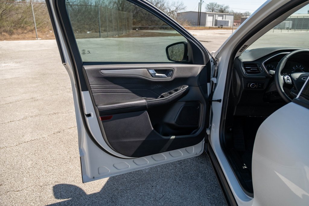 Used 2022 Ford Escape SEL image 10