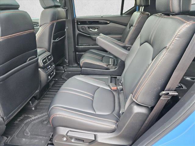 Used 2025 Honda Pilot TrailSport image 10