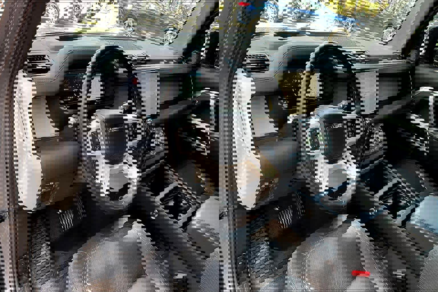 Used 2022 Land Rover Defender 110 X-Dynamic HSE image 17