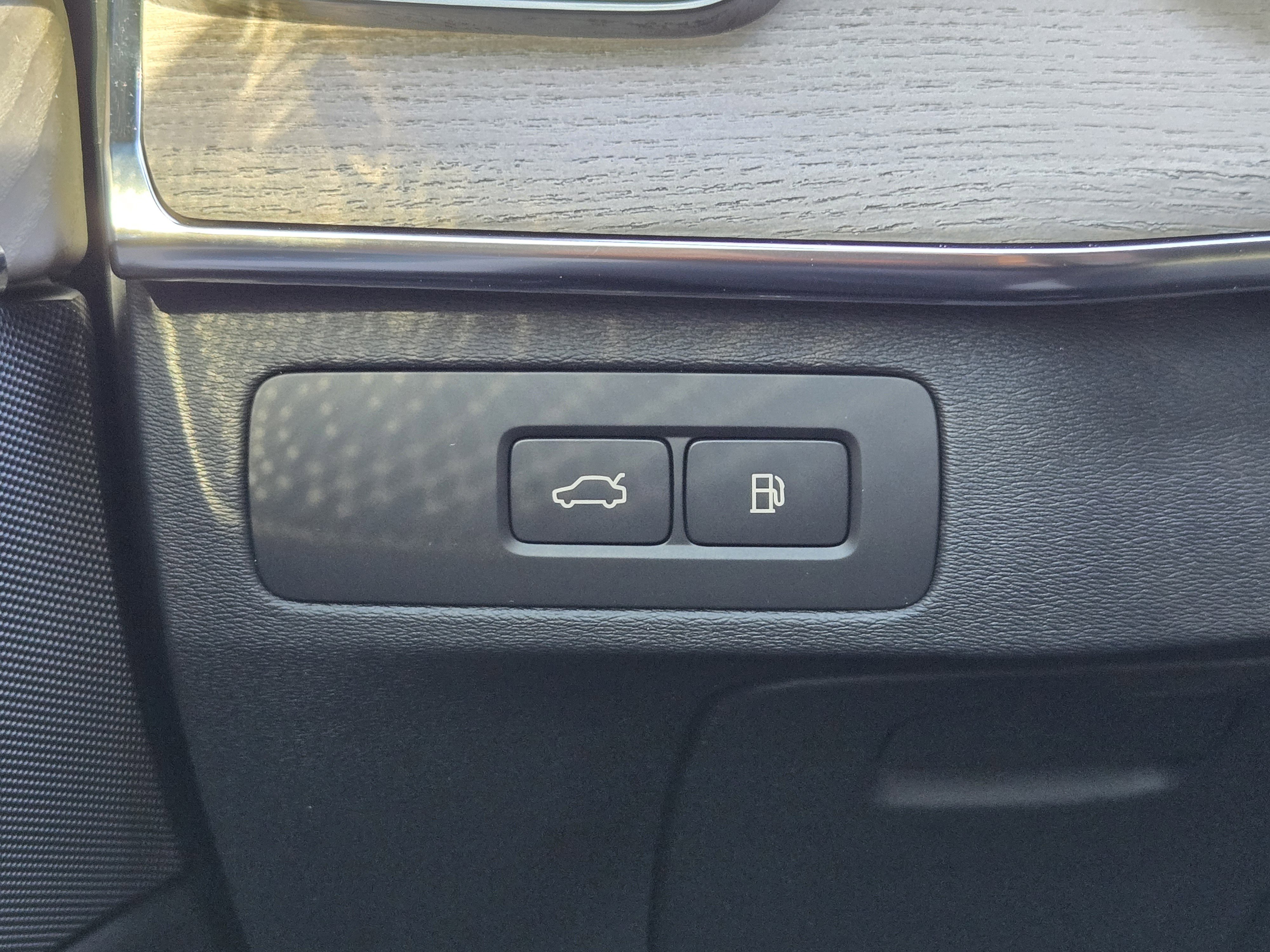 New 2026 Volvo XC90 T8 Plus image 25