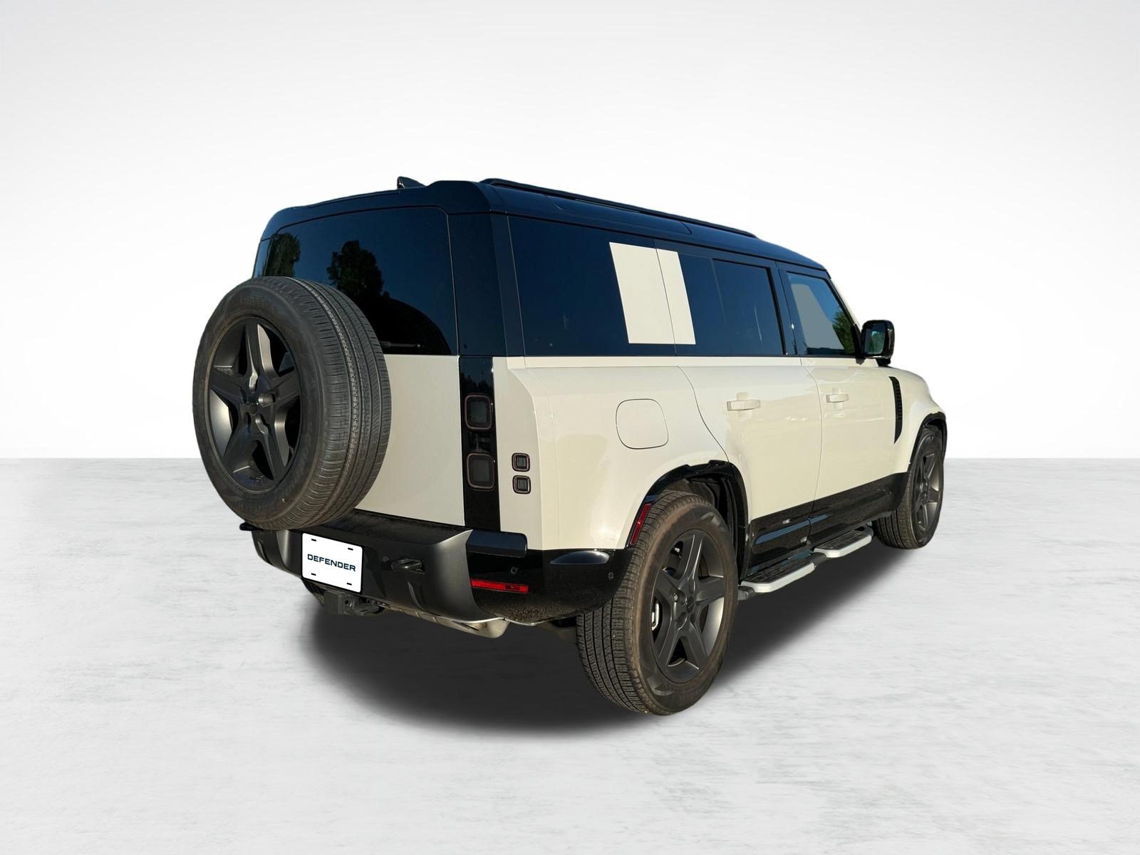 Used 2026 Land Rover Defender 110 X-Dynamic SE AWD/4WD image 9