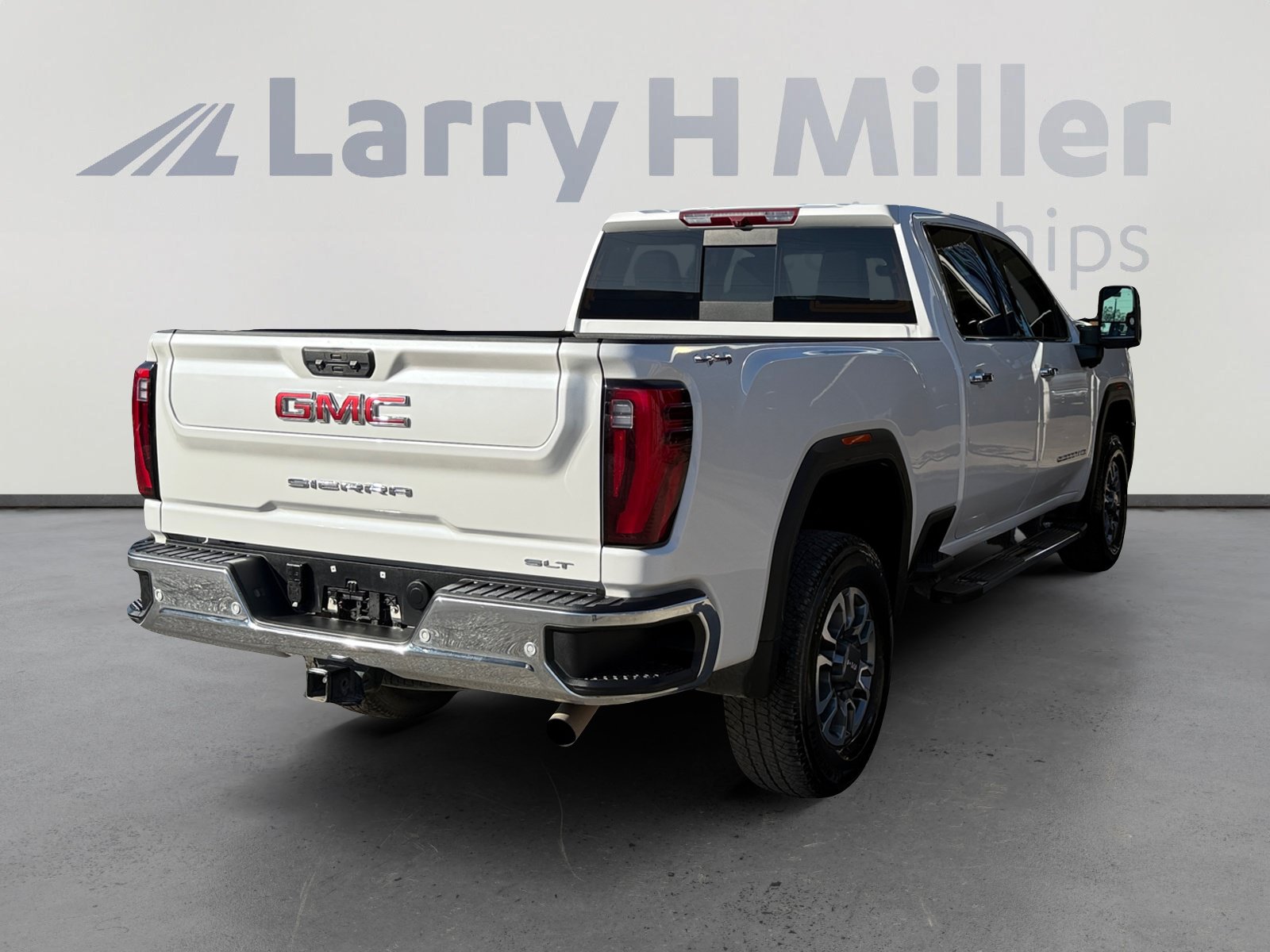 Used 2025 GMC Sierra 2500 SLT w/ SLT Premium Package AWD/4WD image 5