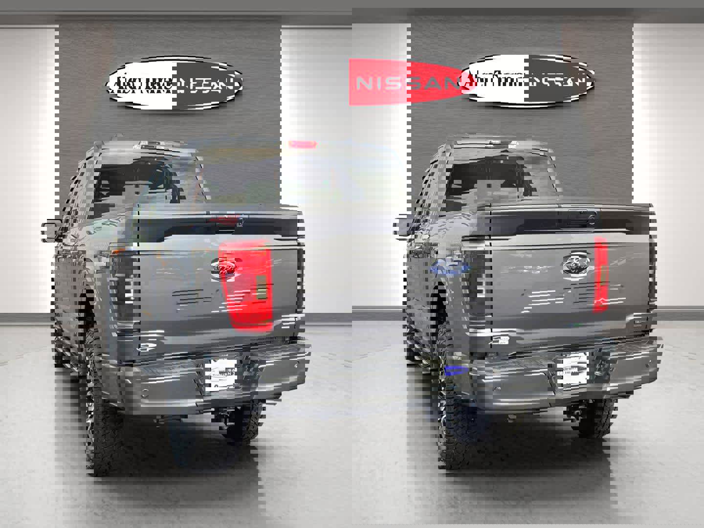 Used 2022 Ford F150 XLT w/ Equipment Group 302A High image 9