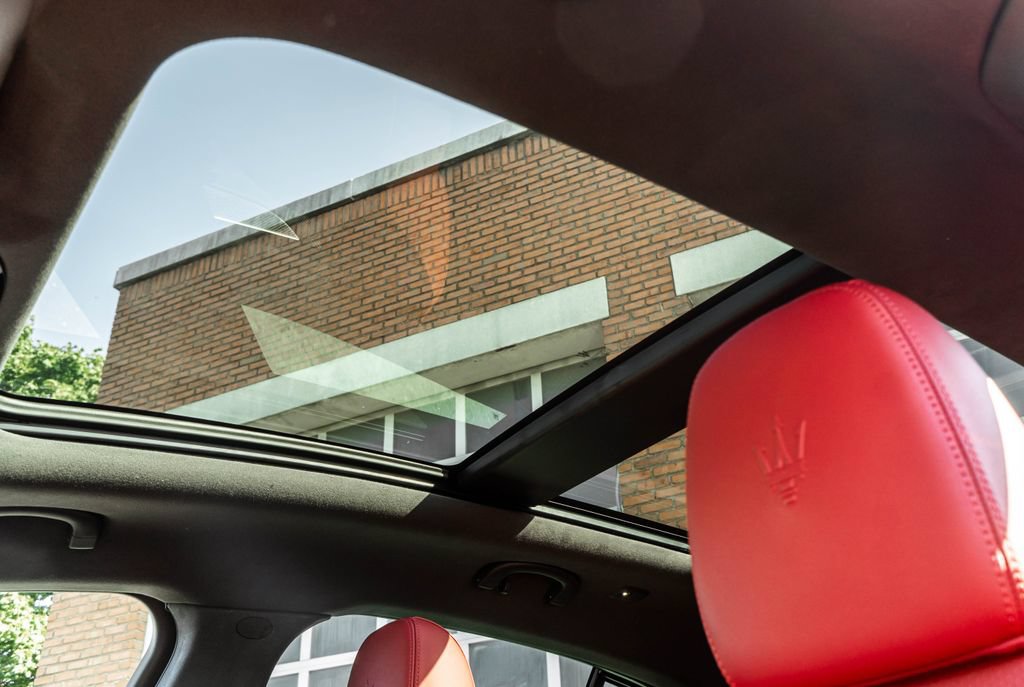 Used 2023 Maserati Grecale Modena AWD/4WD image 13