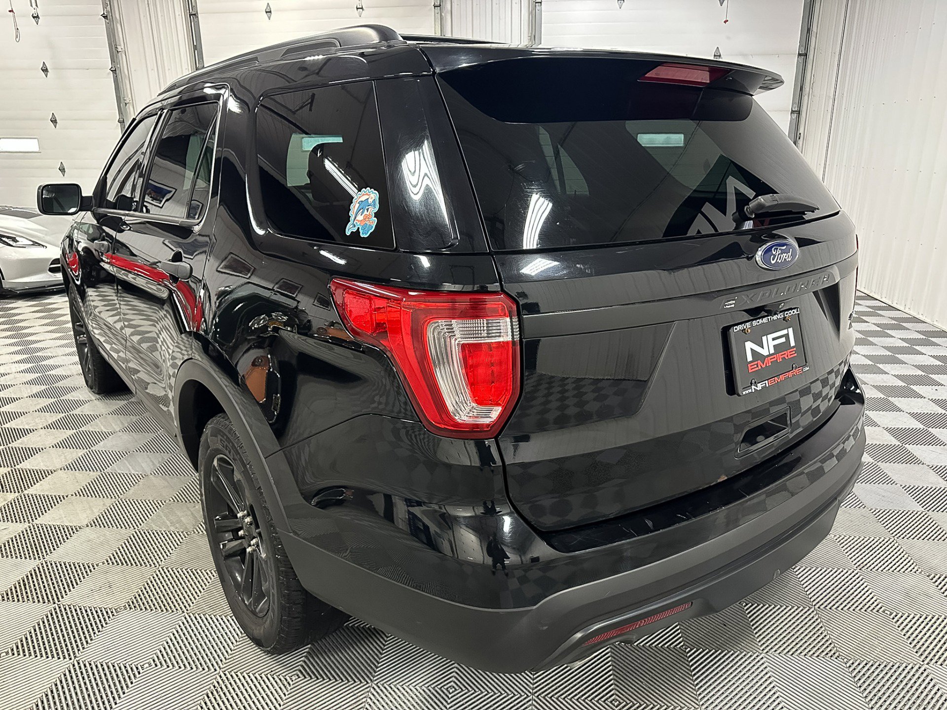 Used 2017 Ford Explorer XLT image 10