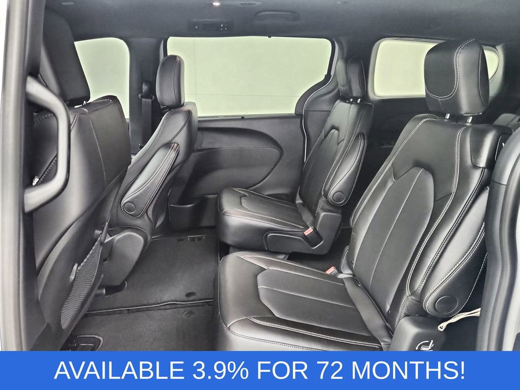 New 2026 Chrysler Voyager LX image 30