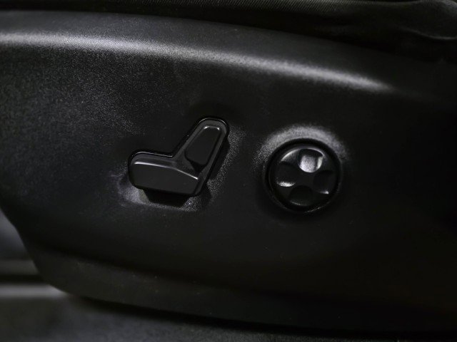 Used 2023 Chrysler Pacifica Touring-L w/ S Appearance Package FWD image 31