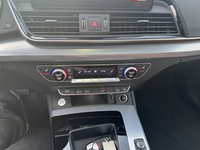 Certified 2025 Audi Q5 2.0T Premium w/ Convenience Plus Package image 18