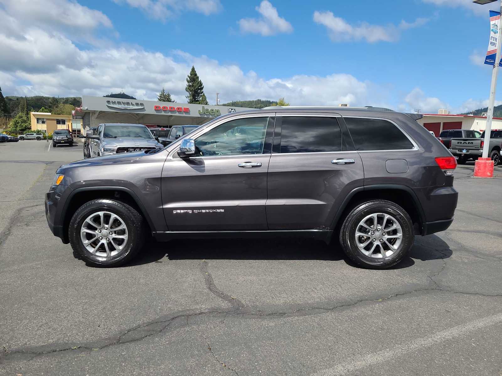 Used 2016 Jeep Grand Cherokee Limited image 11