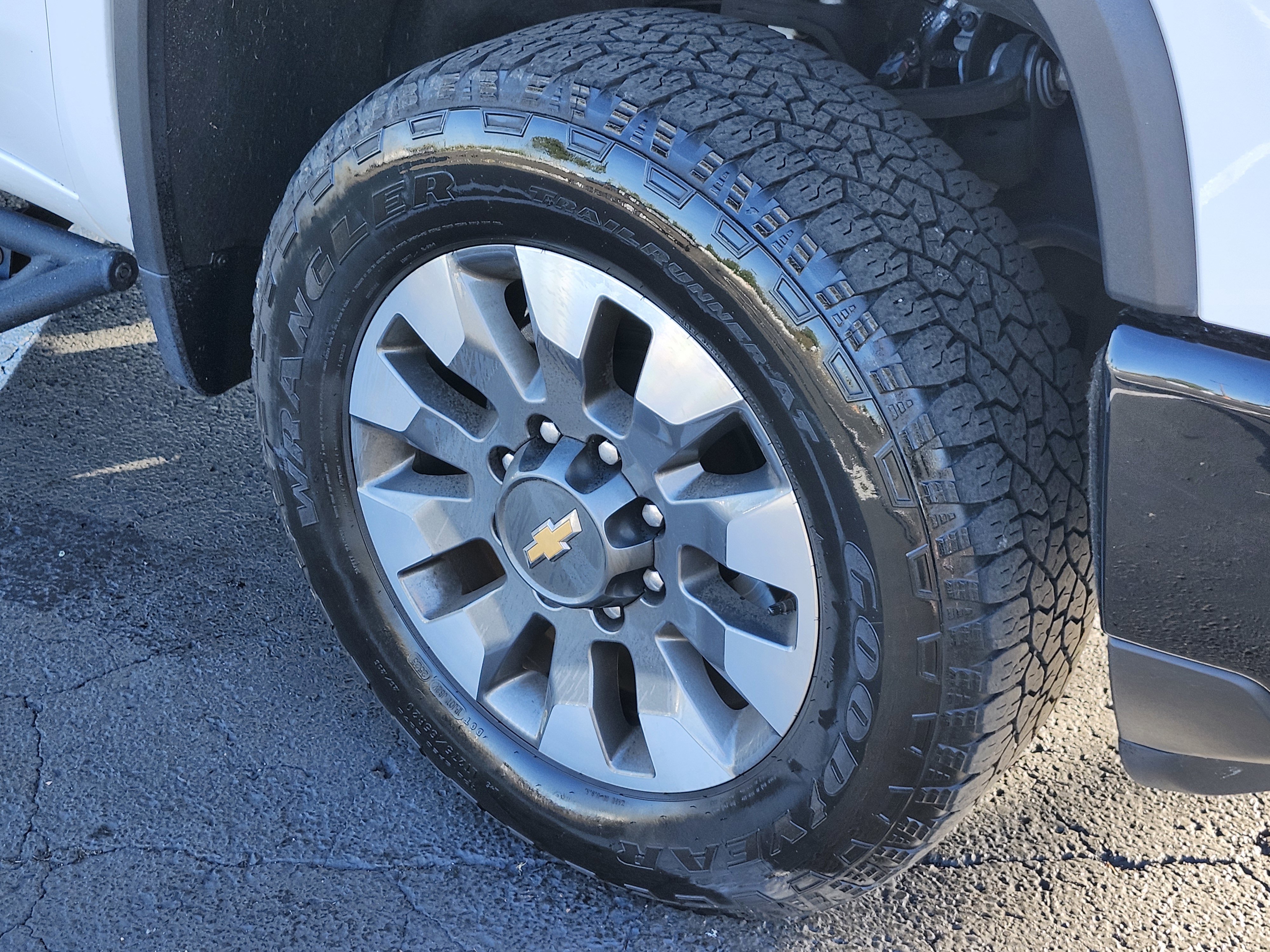 Used 2024 Chevrolet Silverado 2500 Custom w/ Custom Value Package image 35