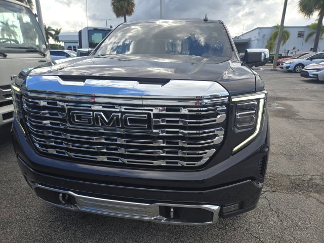 Used 2022 GMC Sierra 1500 Denali AWD/4WD image 2