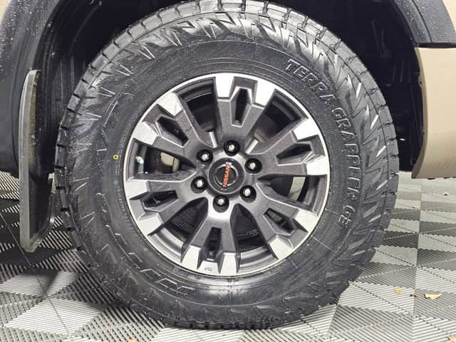 Used 2020 Nissan Titan PRO-4X w/ Pro-4x Convenience Package image 9