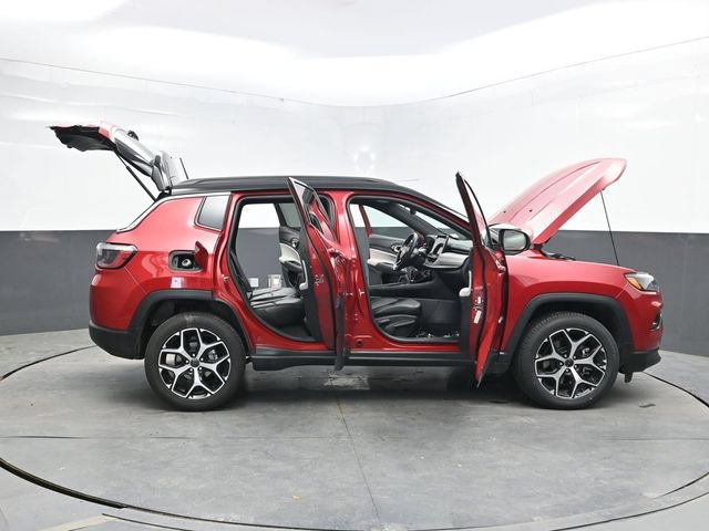 Used 2025 Jeep Compass Limited AWD/4WD image 48