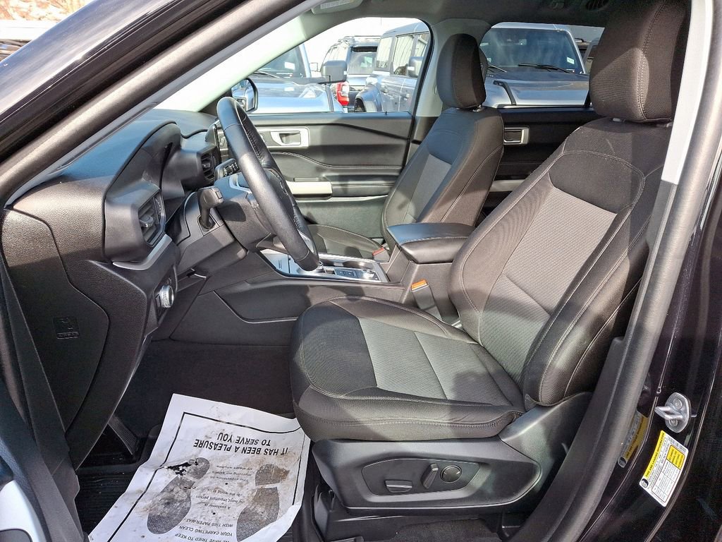 Used 2023 Ford Explorer XLT image 15
