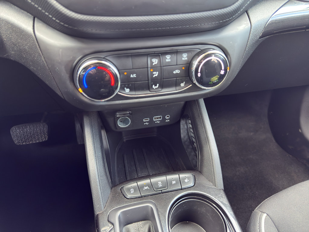 Used 2023 Chevrolet TrailBlazer LT FWD image 36