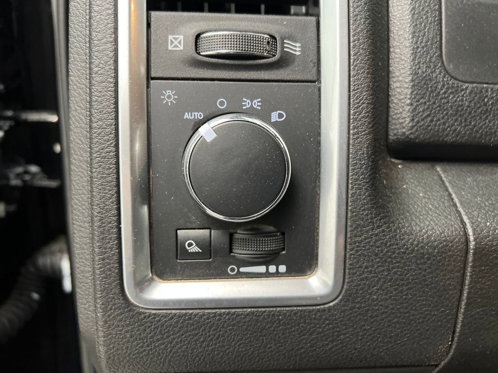 Used 2024 RAM 1500 Classic SLT image 34