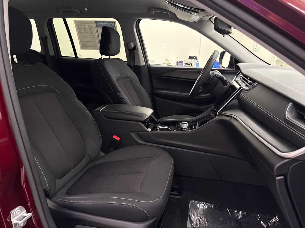 Used 2023 Jeep Grand Cherokee Laredo w/ Luxury Tech Group I image 21