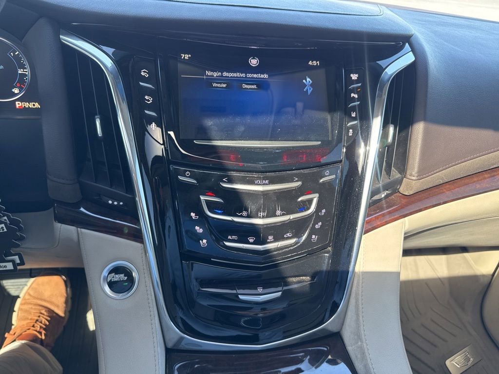 Used 2015 Cadillac Escalade Luxury AWD/4WD image 26