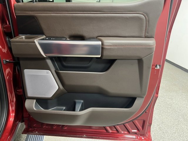 Used 2025 Ford F350 King Ranch w/ FX4 Off-Road Package image 48