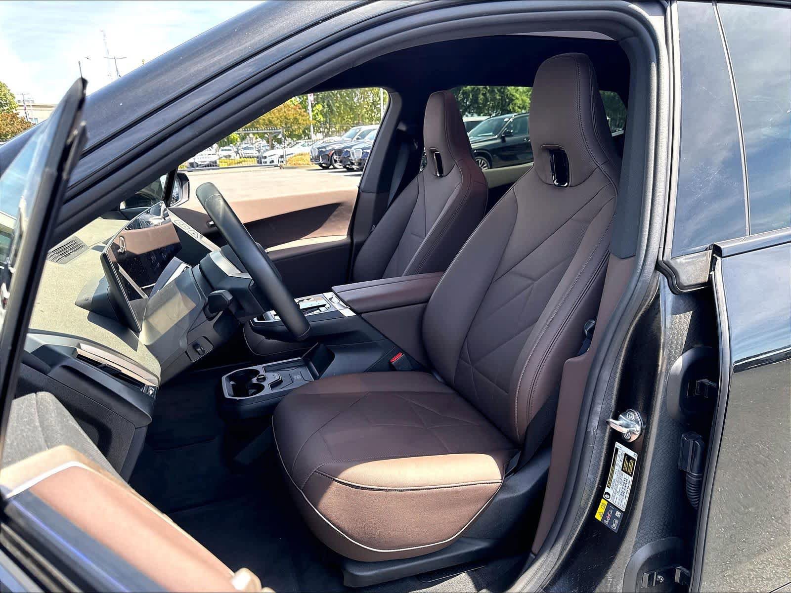Used 2026 BMW iX xDrive60 AWD/4WD image 22