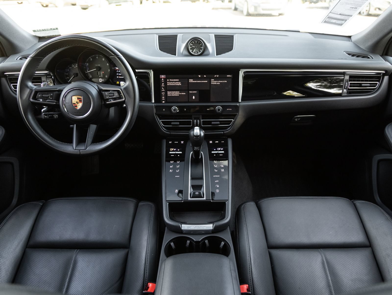 Certified 2023 Porsche Macan AWD/4WD image 12