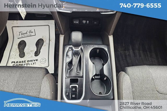 Used 2020 Hyundai Santa Fe SE image 9