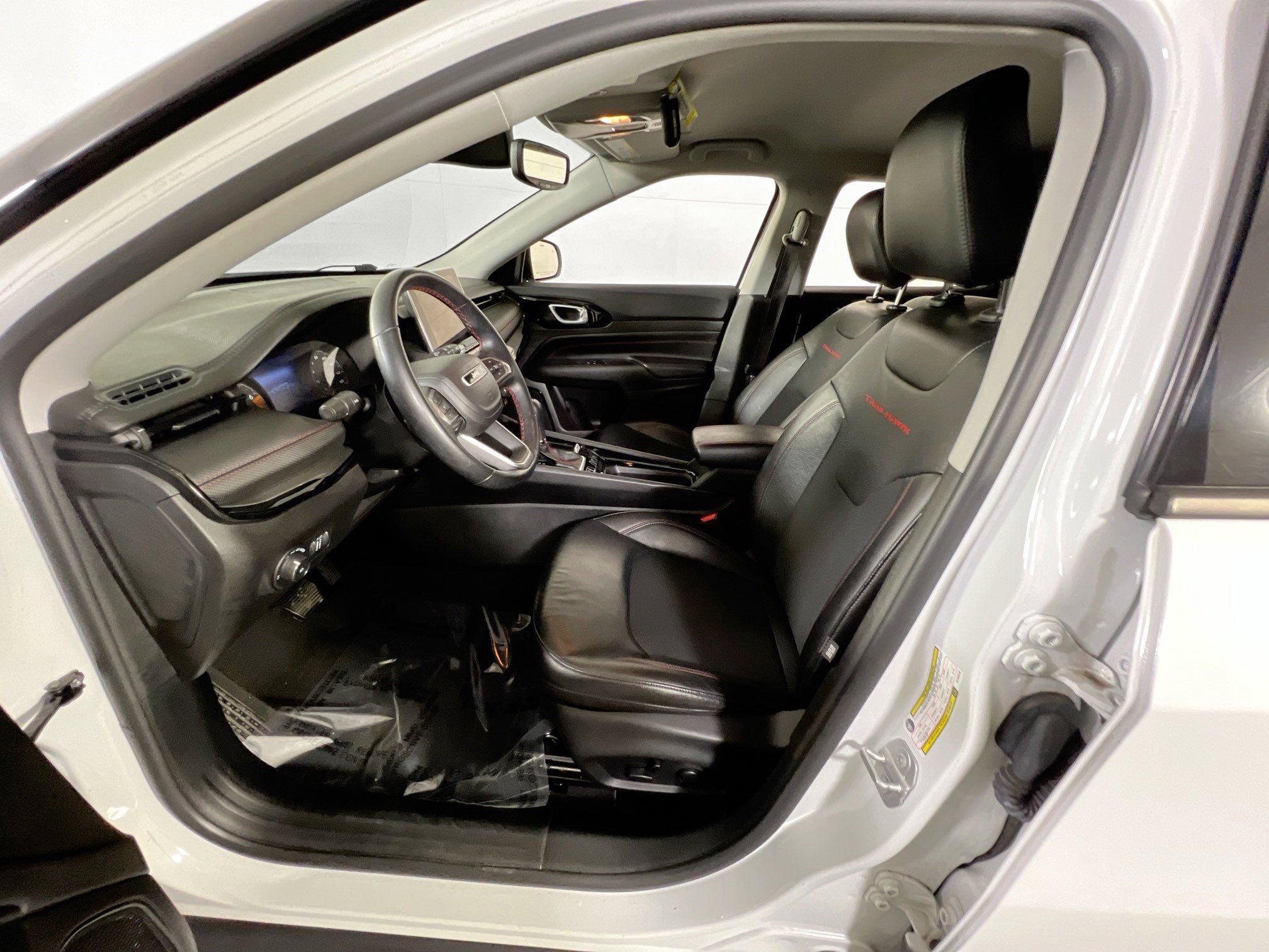 Used 2022 Jeep Compass Trailhawk w/ Trailhawk Convenience Group image 19