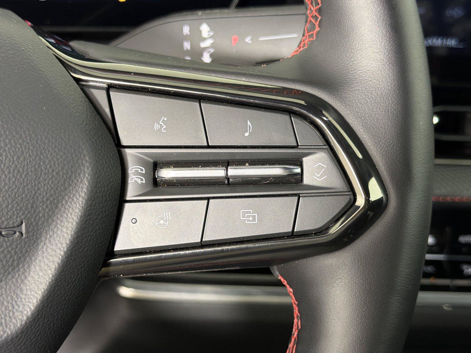 Certified 2026 Chevrolet Equinox RS FWD image 26