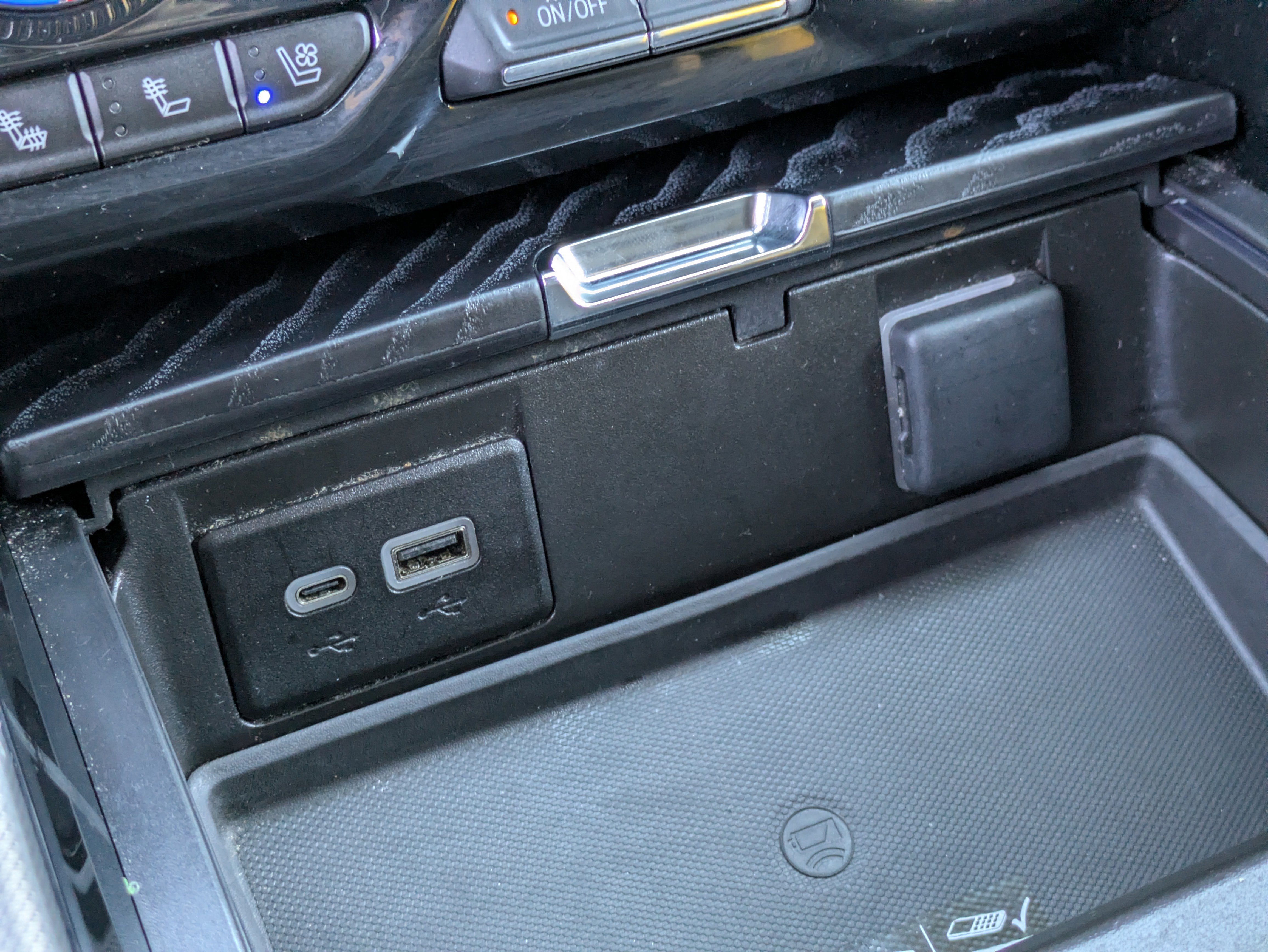 Used 2024 GMC Yukon XL Denali image 32