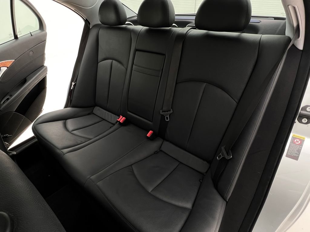 Used 2008 Mercedes-Benz E 350 4MATIC Sedan image 18
