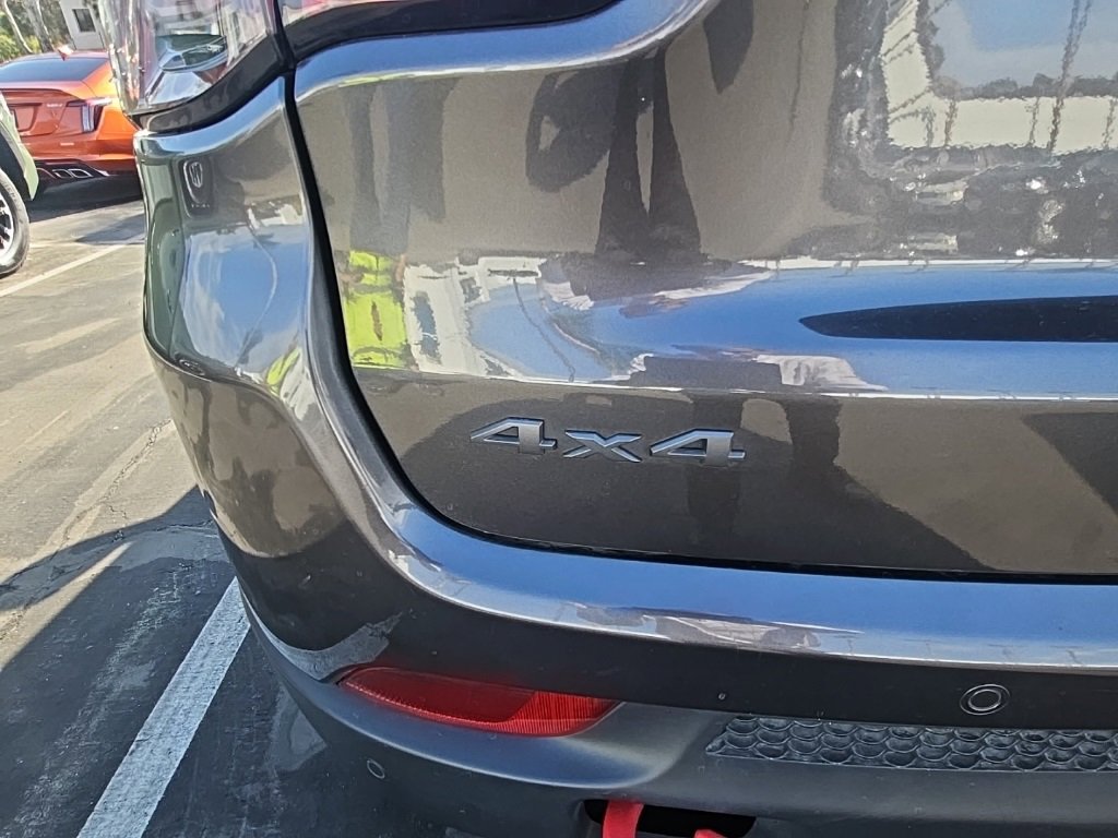 Used 2023 Jeep Compass Trailhawk image 6