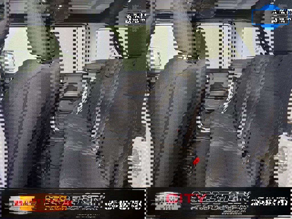 Used 2024 Jeep Wrangler Sahara image 25