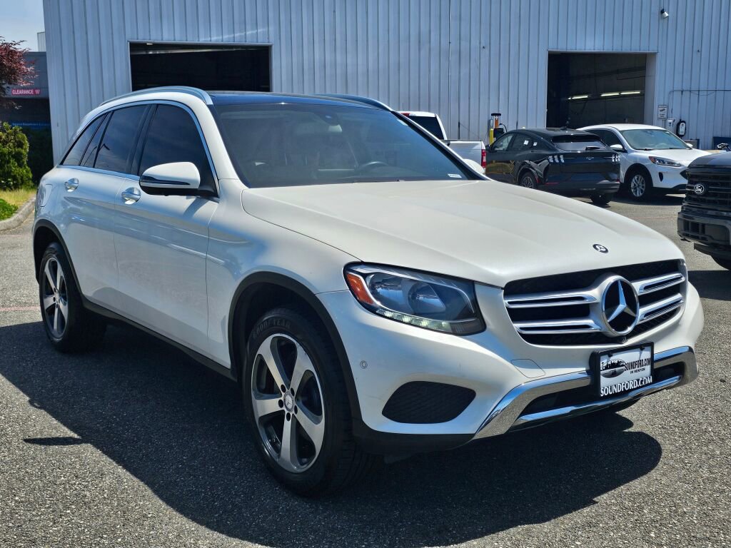 Used 2017 Mercedes-Benz GLC 300 4MATIC image 7