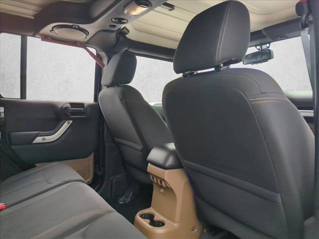 Used 2014 Jeep Wrangler Unlimited Sahara w/ Connectivity Group image 18
