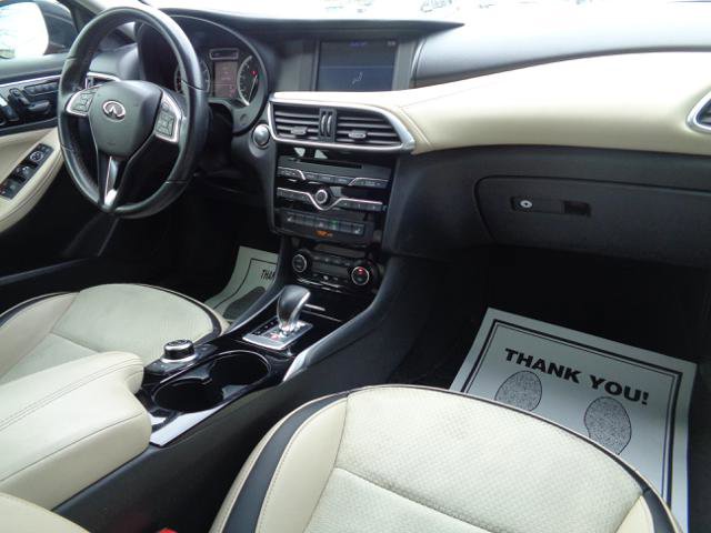 Used 2019 INFINITI QX30 image 13