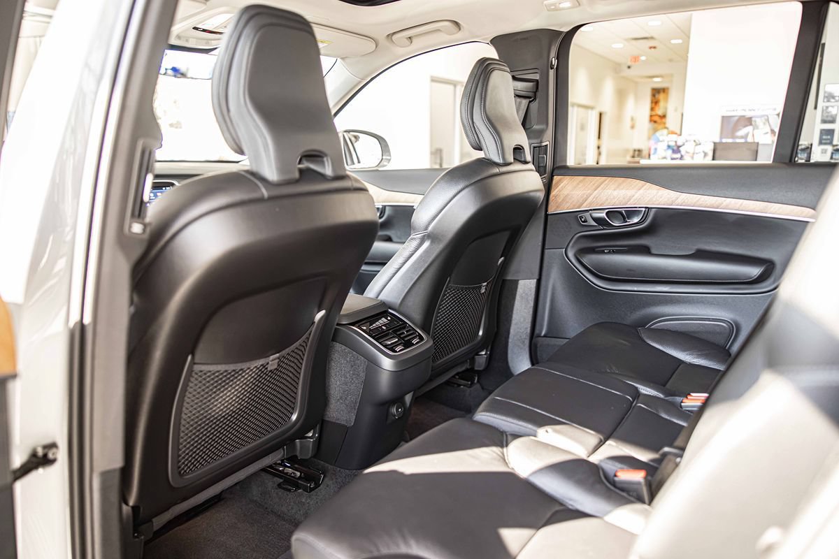 Used 2025 Volvo XC90 B6 Plus AWD/4WD image 33